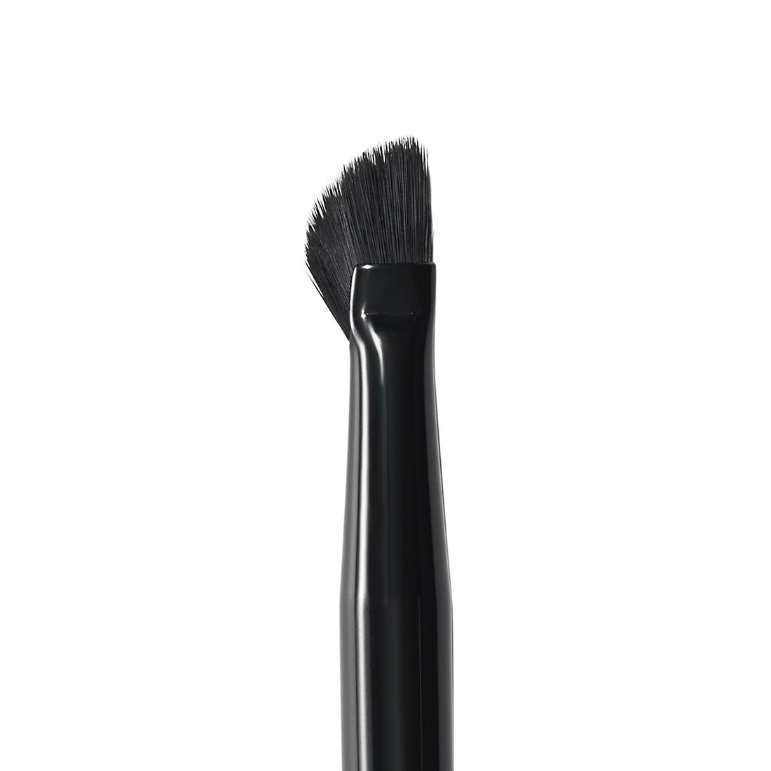 e.l.f. Wing It Liner Brush, Curved Eyeliner Brush For Creating a Precise Winged Look, Made With Synthetic Bristles, Vegan & Cruelty-Free