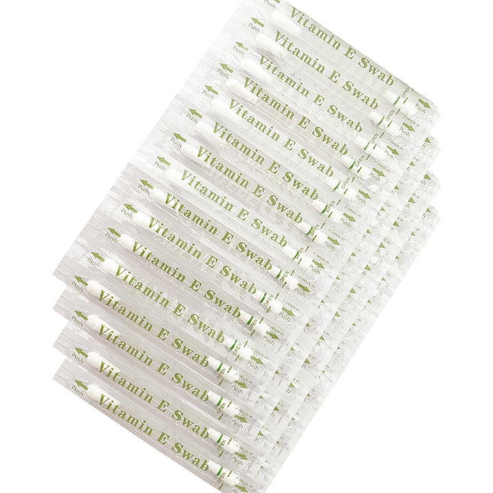 120 Pcs/Pack Lips Oil Cotton Swabs Disposable Oil Q-tip Applicators for Protect Lip Gum Anti-Dry Moisture Use Before Teeth Whitening