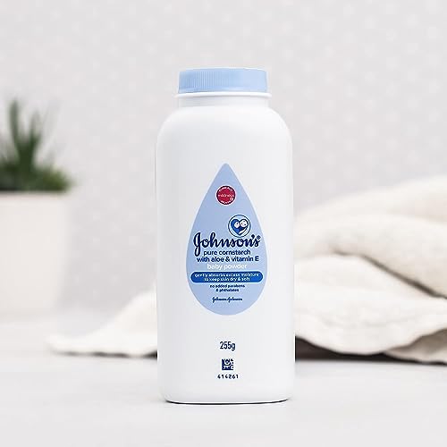 Johnson's Baby Powder with Naturally Derived Cornstarch Aloe & Vitamin E, Hypoallergenic, 9 oz