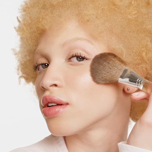 Clinique Face Powder Brush for Pressed + Loose Powder | Smooth, Even Finish + Buildable Coverage
