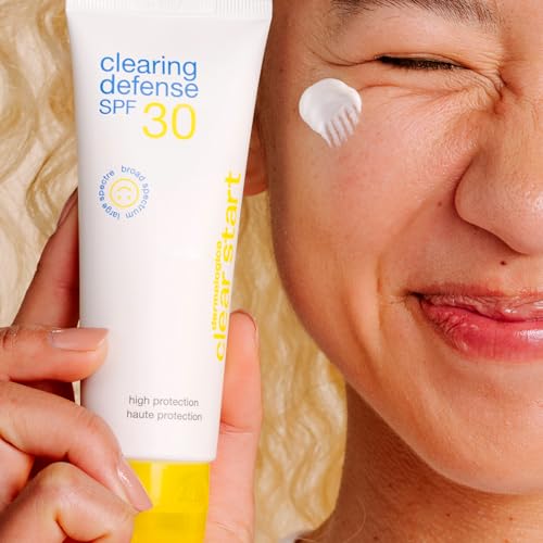 Dermalogica Clear Start Clearing Defense SPF30 (2 Fl Oz) Sunscreen Moisturizer for Acne Prone Skin with Vitamin C - Lightweight and Mattifying, Helps Reduce Shine