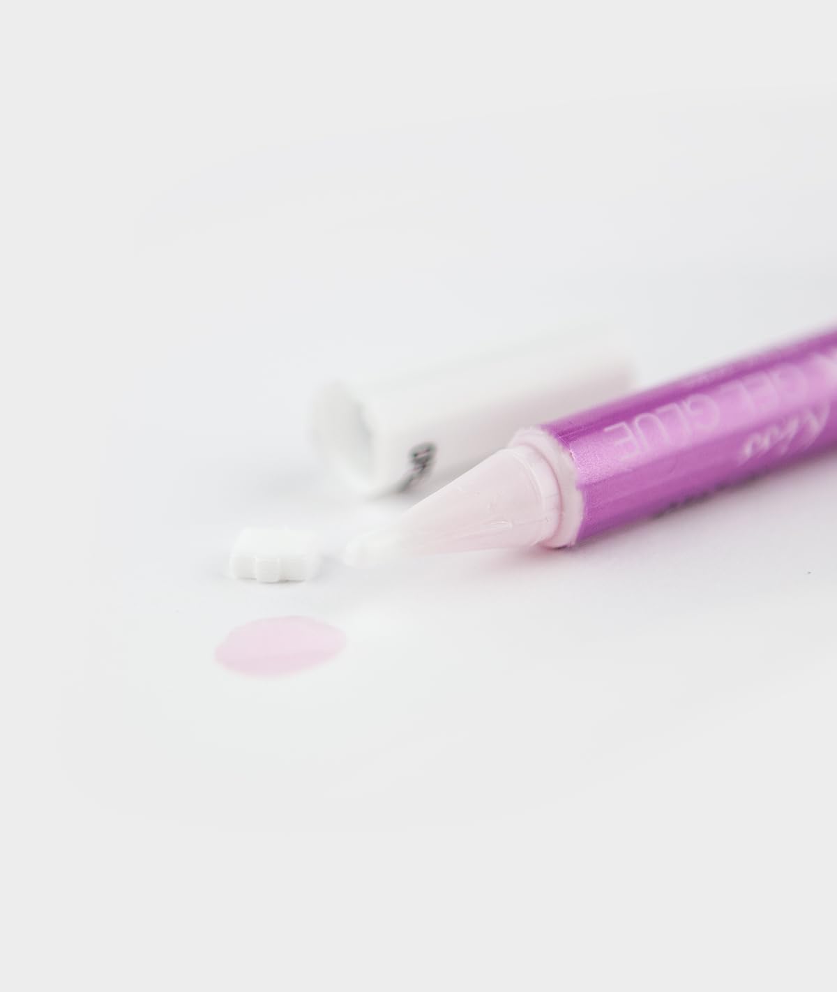 Kiss Everlasting French Nail Manicure, Chip-Free with Flexi-Fit Technology, Real Short, Endless, Nail Kit with Pink Nail Glue (Net Wt. 2 g / 0.07oz.), Mini File, Manicure Stick, and 28 Fake Nails