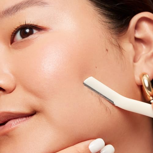 Revlon Face Defuzzers, High Precision Hair Removal and Dermaplaning Blade, Smooth Skin, Made with Stainless Steel, 2 Count