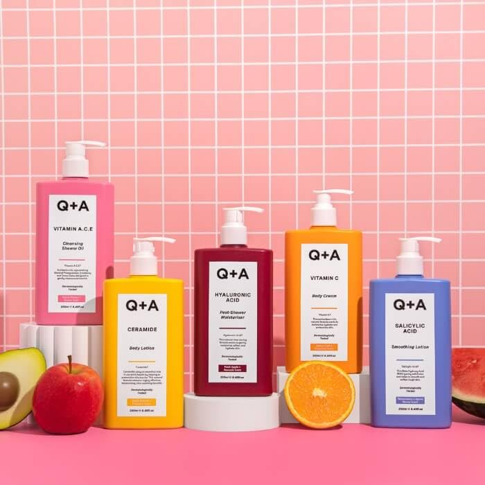 Q+A Salicylic Acid Smoothing Lotion, a BHA that exfoliates the skin, combats 'backne' and unwanted texture, 250ml