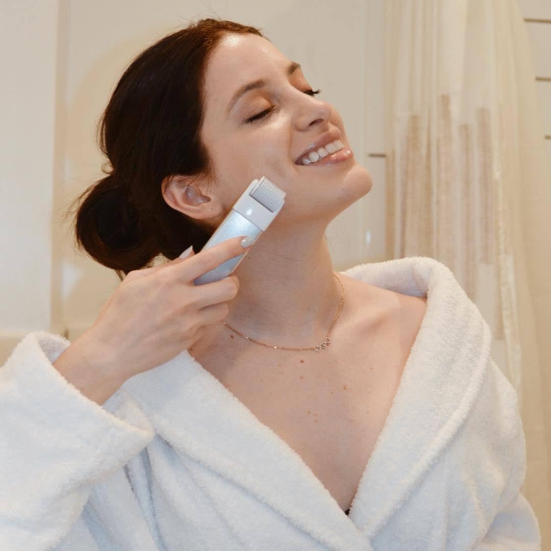 Microneedling Face Refining Tool 2.0 - StackedSkincare