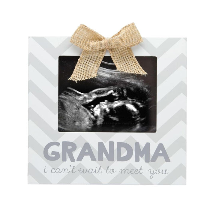 Pearhead Grandma Pregnancy Announcement Sonogram Picture Frame, Ultrasound Photo Frame for New Grandparents, Ideal Pregnancy Reveal Keepsake for Grandmothers, 4x5 Photo Insert, Chevron Gray