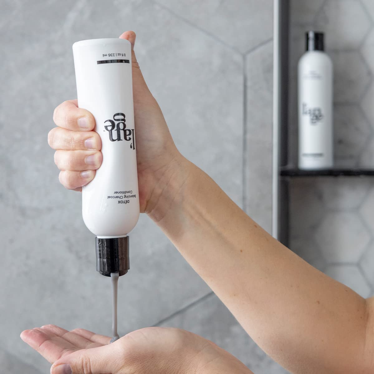 L'ANGE HAIR Détox Balancing Charcoal Conditioner | Helps Soothe Scalp and Remove Impurities | Boosts Moisture, Bounce, and Shine | Sulfate Free | Pareben Free | Sulfate Free