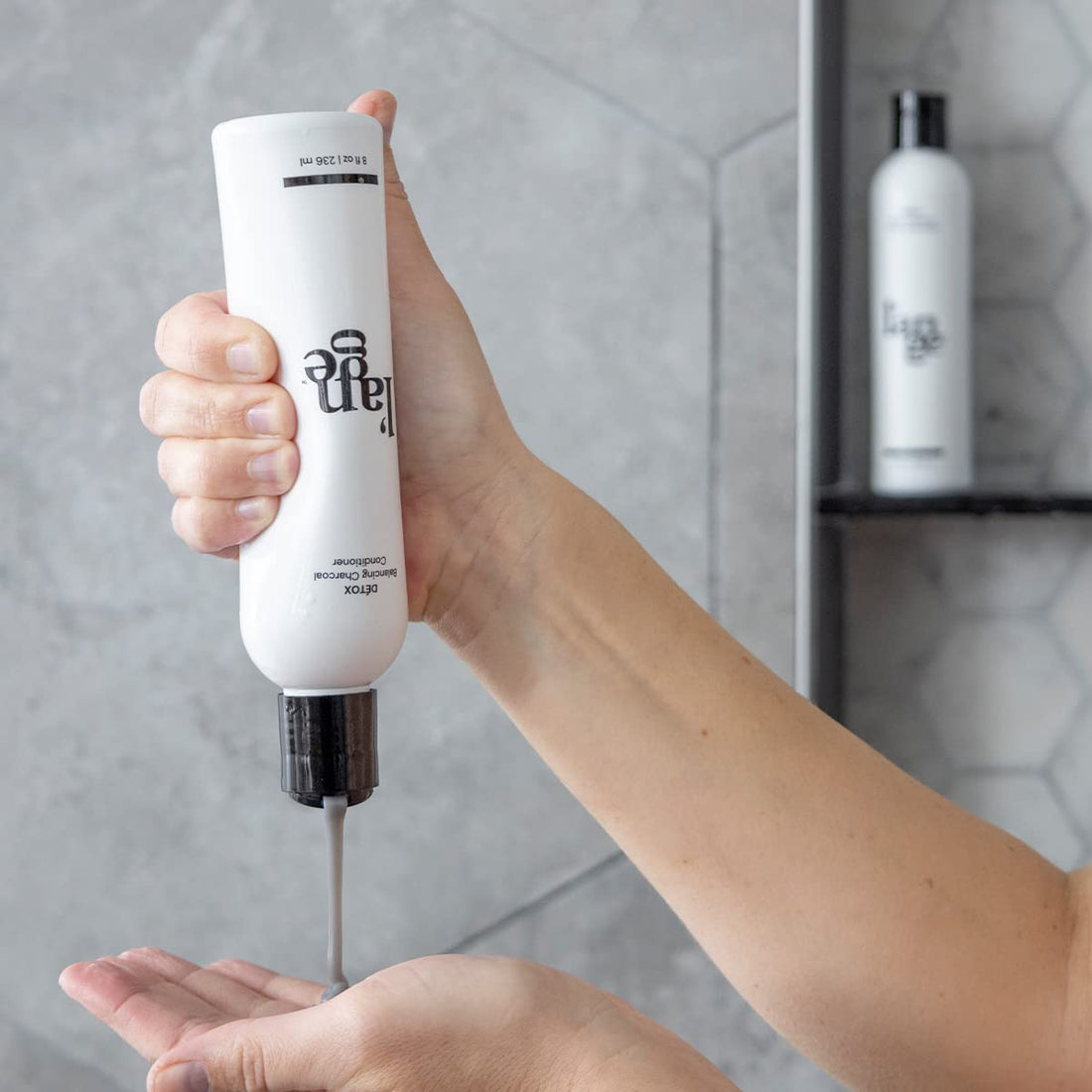 L'ANGE HAIR Détox Balancing Charcoal Conditioner | Helps Soothe Scalp and Remove Impurities | Boosts Moisture, Bounce, and Shine | Sulfate Free | Pareben Free | Sulfate Free