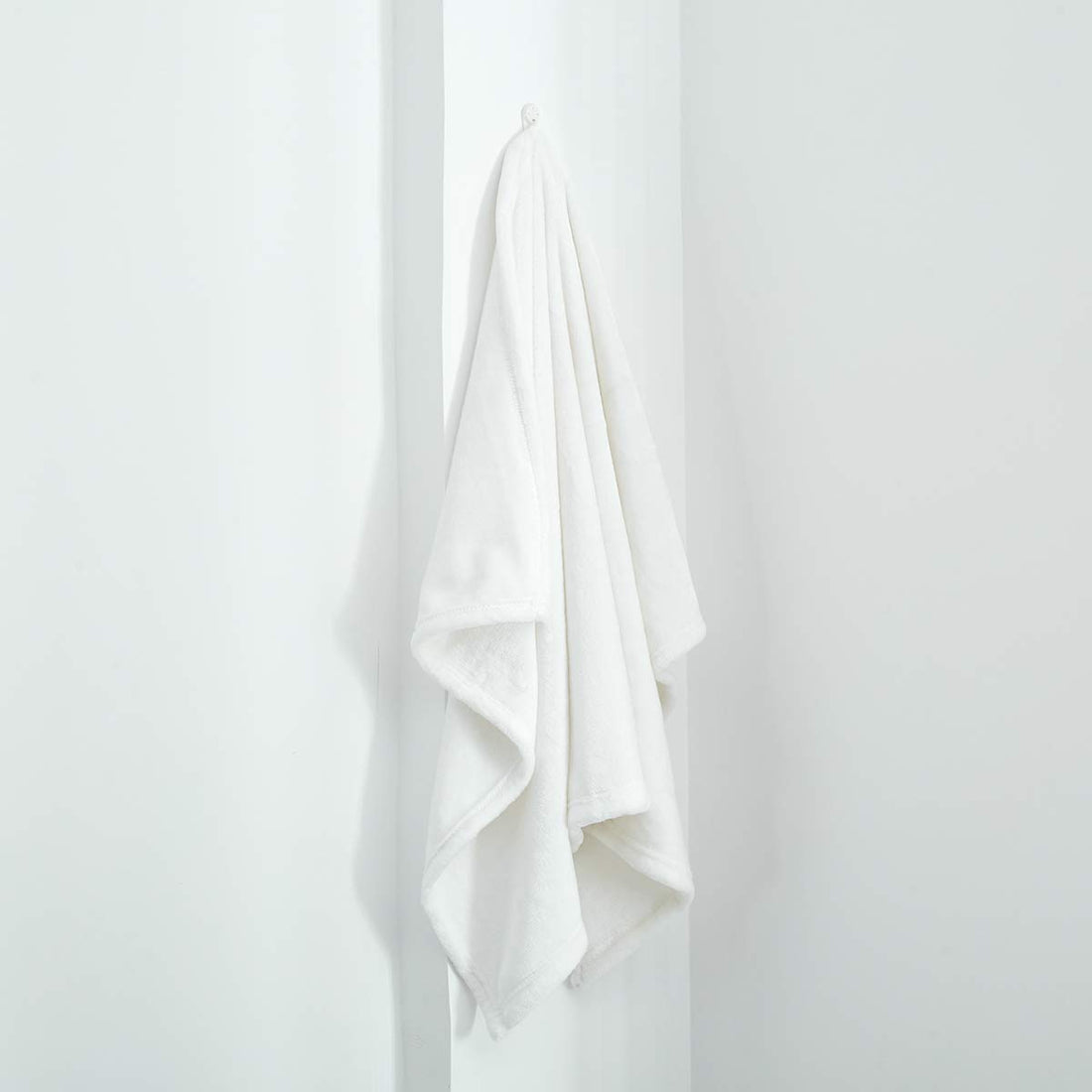 UOZZI BEDDING All-Season Ivory White Flannel Fleece Baby Blanket for Girls & Boys - Ultra Soft Plush Thin Kids Toddler Blanket for Crib, Pram Strollers, Sofa, 100% Microfiber Polyester 27x39