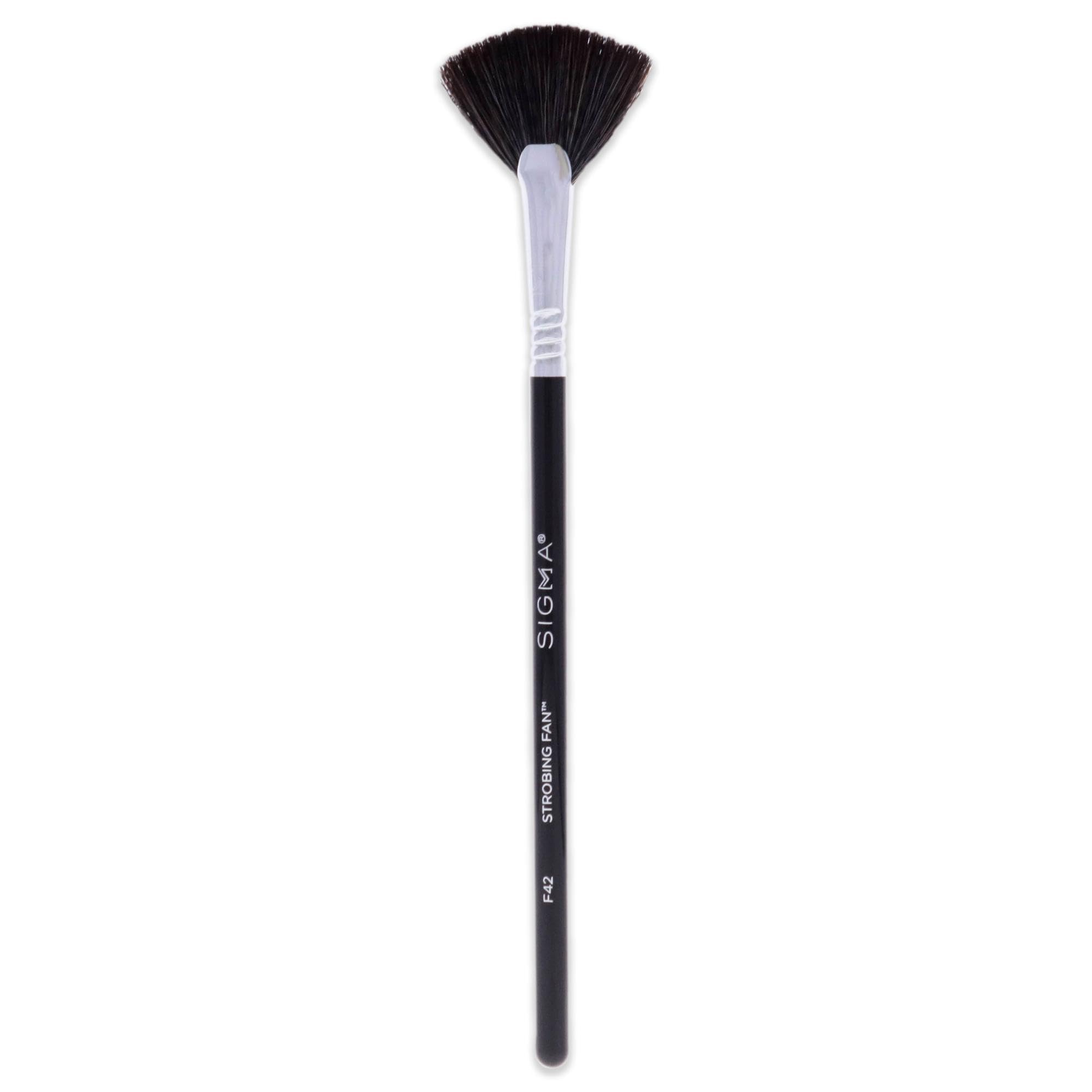 Sigma Beauty | Strobing Fan Brush | Makeup Brush | Soft, Dense Fanned Brush Head | Cruelty-Free