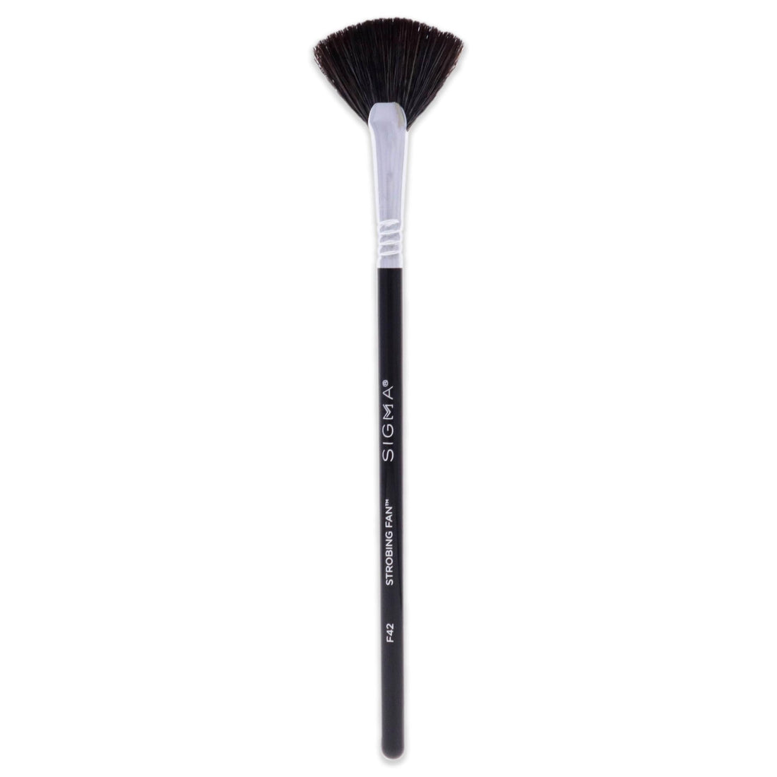 Sigma Beauty | Strobing Fan Brush | Makeup Brush | Soft, Dense Fanned Brush Head | Cruelty-Free