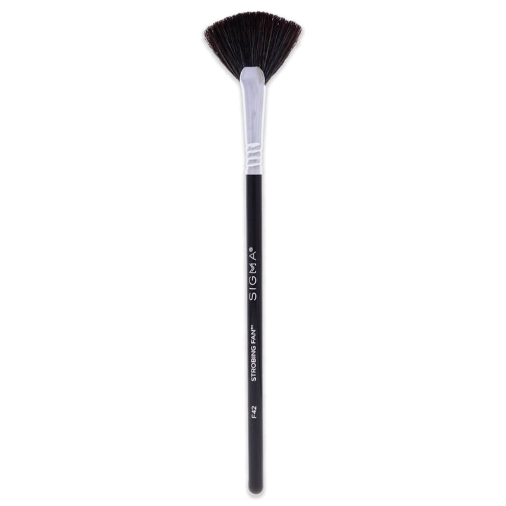 Sigma Beauty | Strobing Fan Brush | Makeup Brush | Soft, Dense Fanned Brush Head | Cruelty-Free