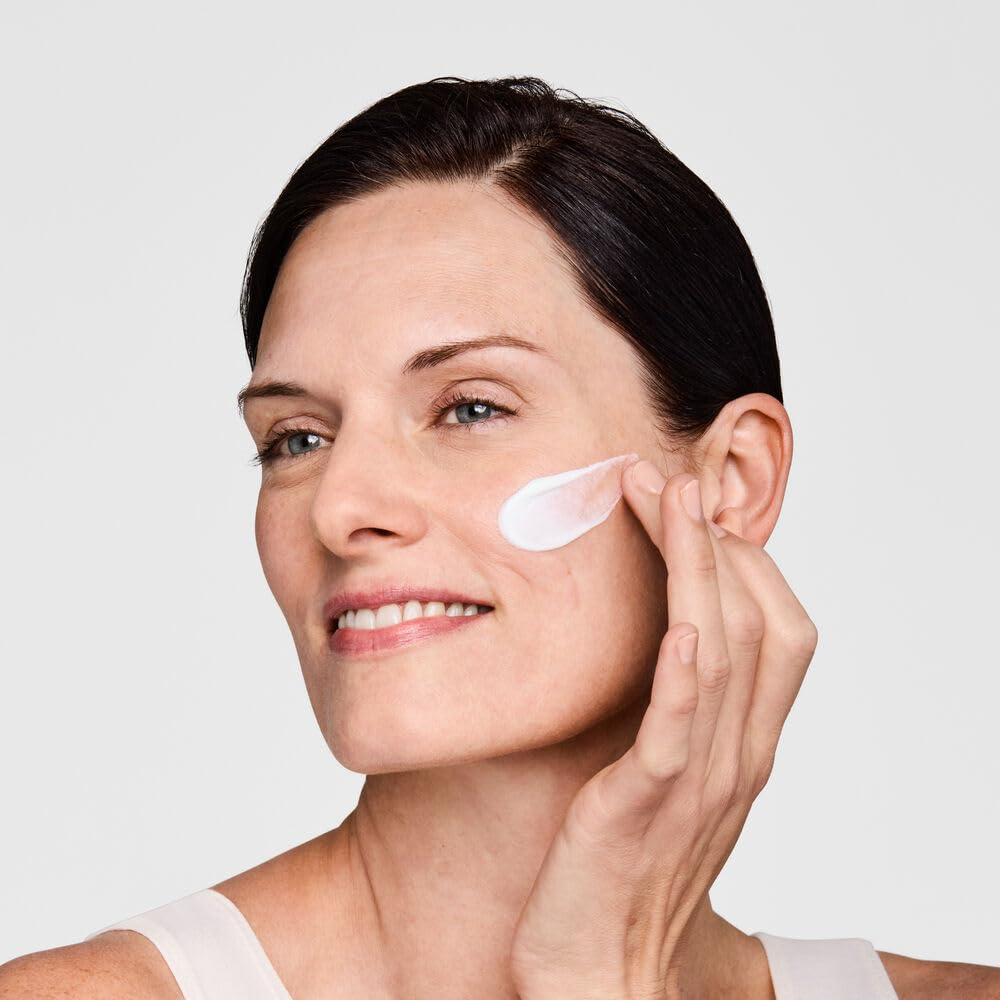 Estée Lauder DayWear Multi-Protection Anti-Oxidant 24H-Moisture Cream SPF 15 | Anti-Aging Moisturizer | Face Moisturizer for Dry Skin, 1.7 Ounce