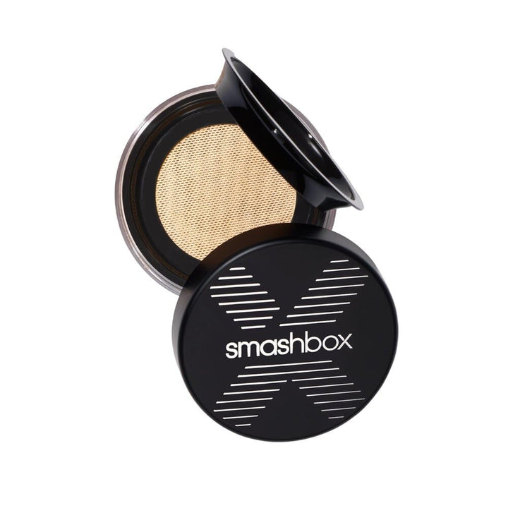 Smashbox Always on Loose Setting Powder | Blurs, Controls Oil + Shine, Weightless + Non Creasing or Drying with a Matte Finish, 0.35 Ounce, Translucent
