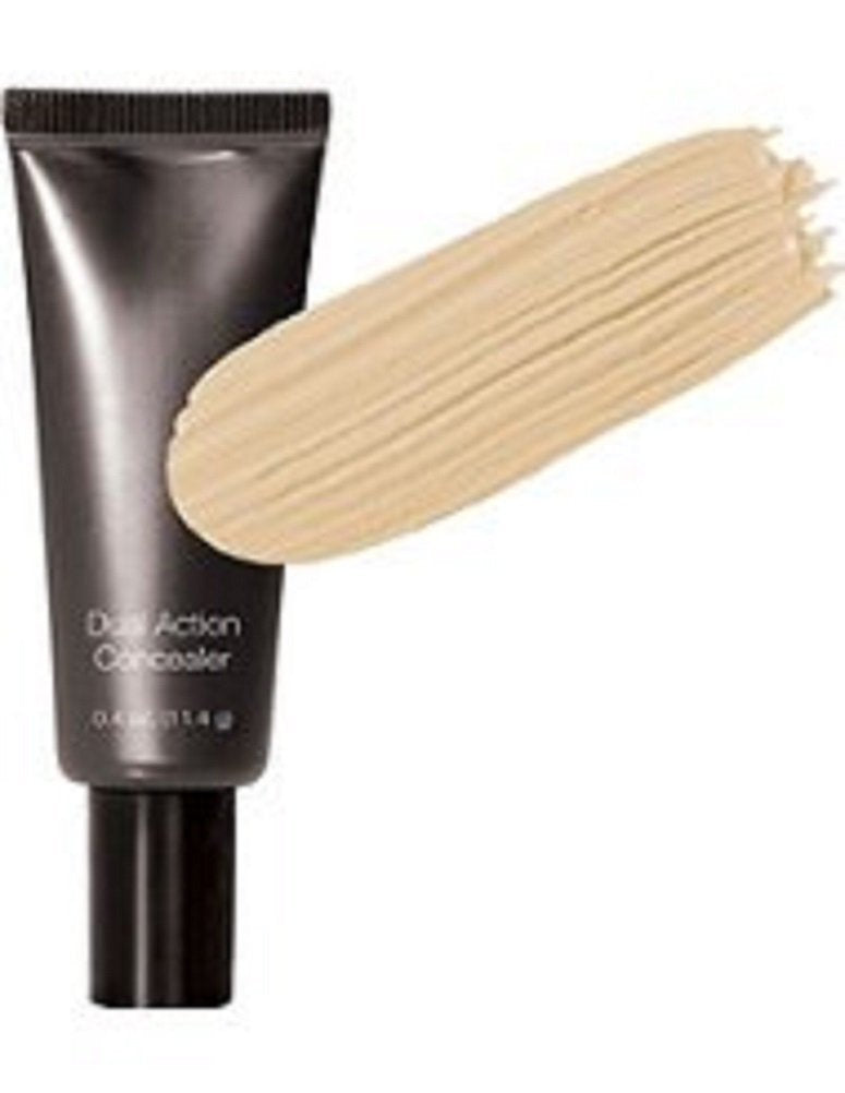 Dual Action Concealer Hides Imperfections and Helps Skin Look Refreshed (Light/Medium)