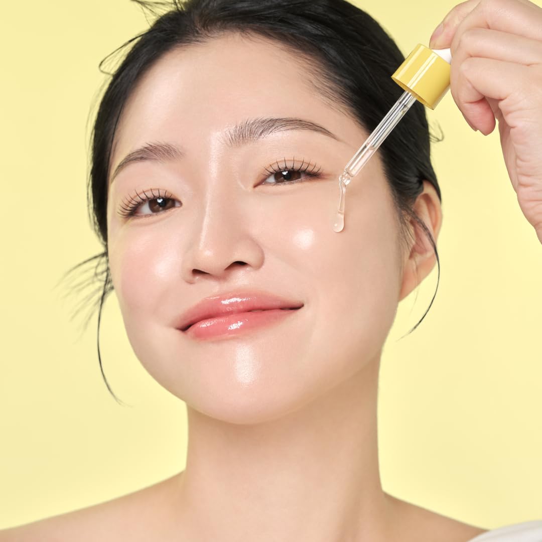 ROUND LAB Vita Niacinamide Dark Spot Serum 1.01 Fl Oz, Radiance-Boosting and Dark Spot Correcting Face Serum with Vitamin C, Improves Uneven Skin Tone, and Enhances Skin Clarity, Korean Skincare