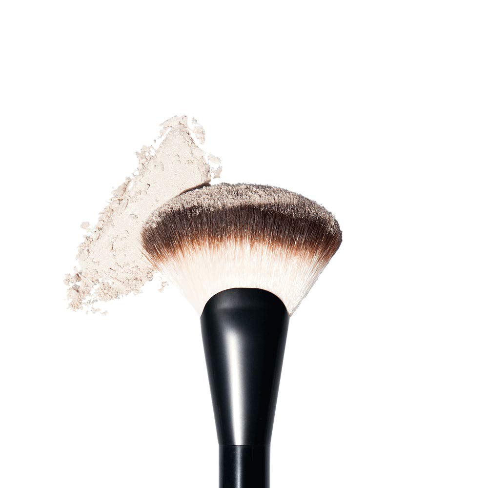 Nyx Professional Makeup Collection Fan Pro Brush