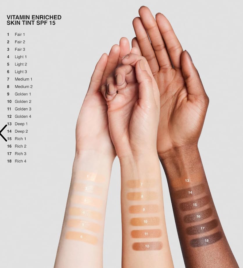 Bobbi Brown Vitamin Enriched Hydrating Skin Tint SPF 15 with Hyaluronic Acid Golden 4