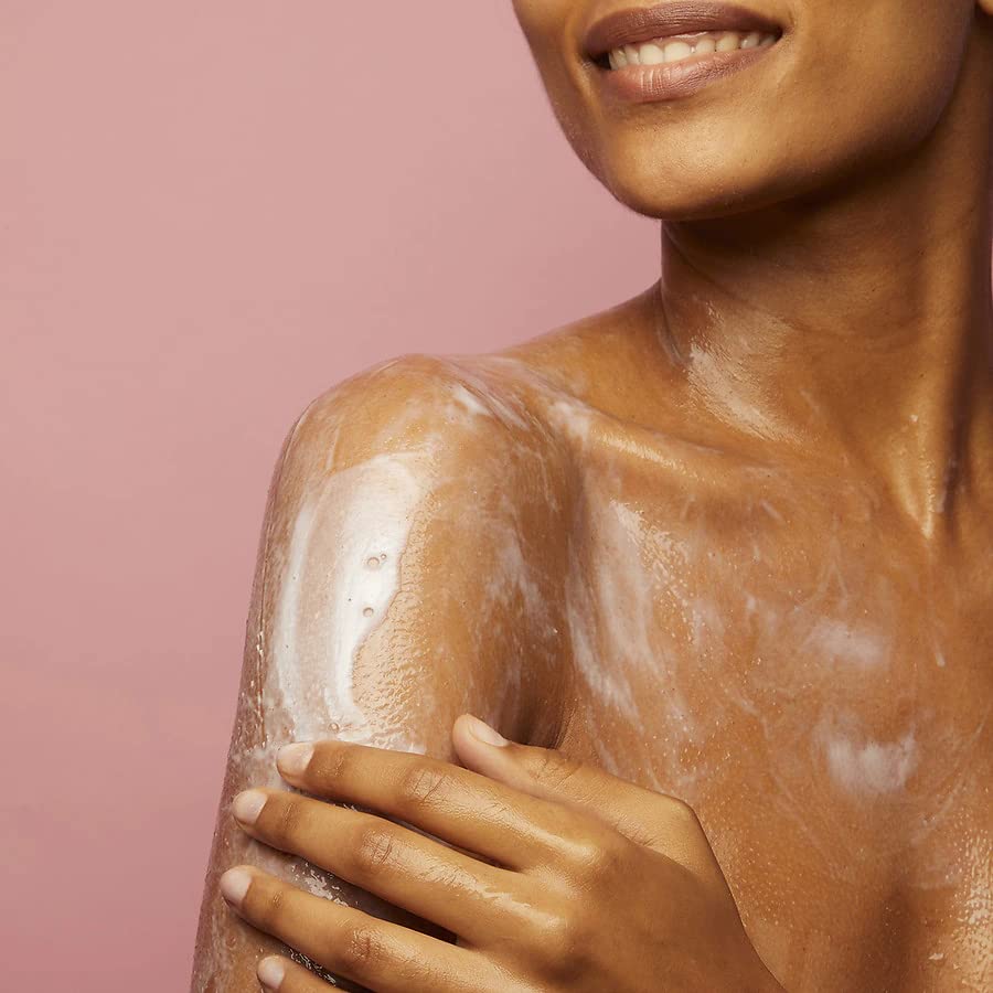 Soap & Glory Clean On Me Moisturizing Body Wash - Creamy Body Soap & Skin Cleanser with Built-In Body Lotion for Dry Skin - Bergamot & Rose Scented Body Wash for Women & Men (500ml)