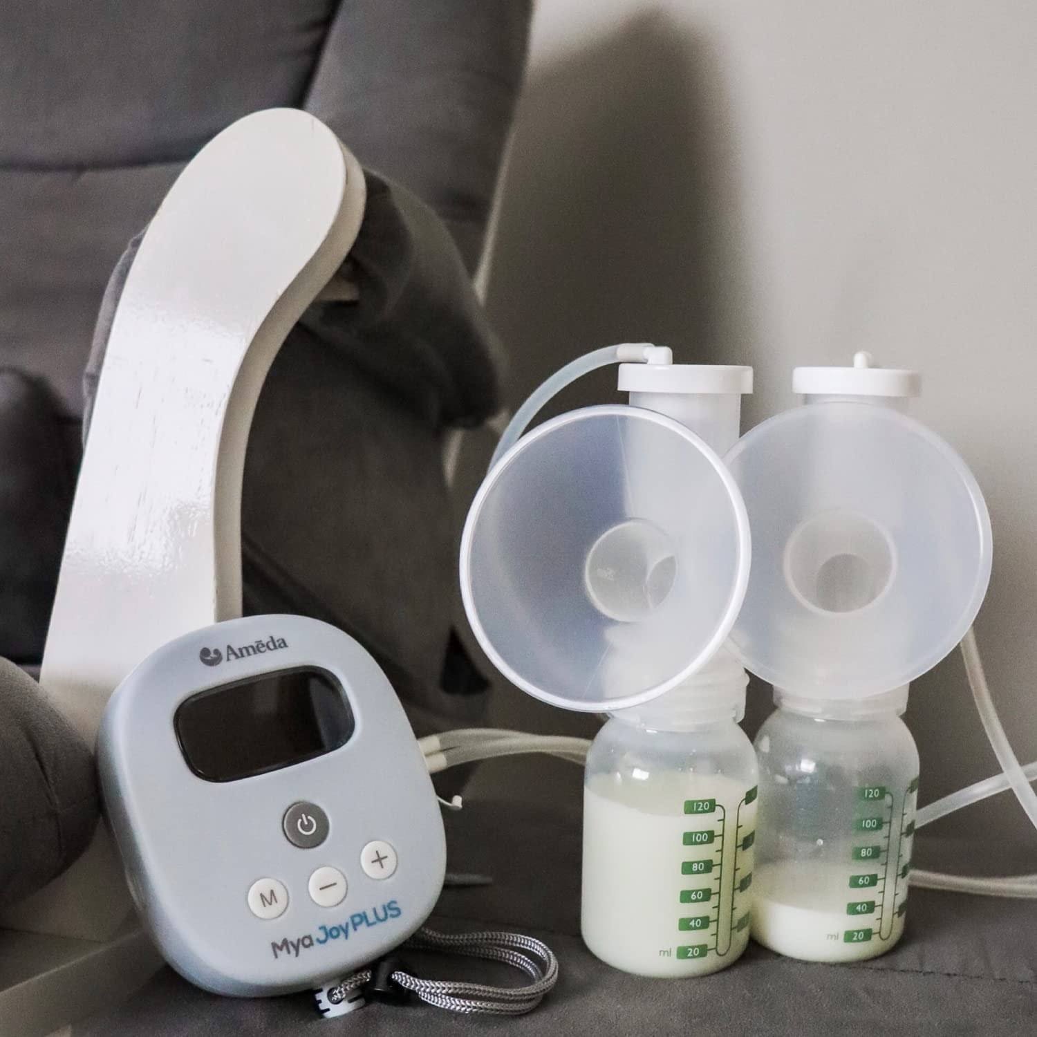 Ameda CustomFit Breast Flanges Medium/Large | Includes (2) 30.5mm Breast Pump Flanges & (2) 28.5mm Flange Inserts | Fits HygieniKit and MYA Joy, MYA Joy Plus & Pearl Breast Pumps | BPA and DEHP Free