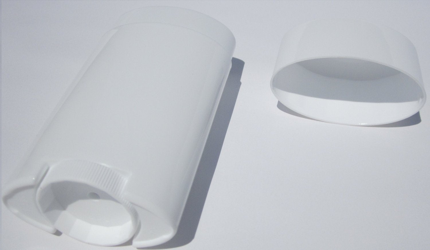 Goege Empty Plastic Oval Deodorant Containers Lip Balm Tubes with Lid Caps 15ML for Lipstick, Crayon,chapstick,homemade Lip Balm,BPA Free (10 Pcs)