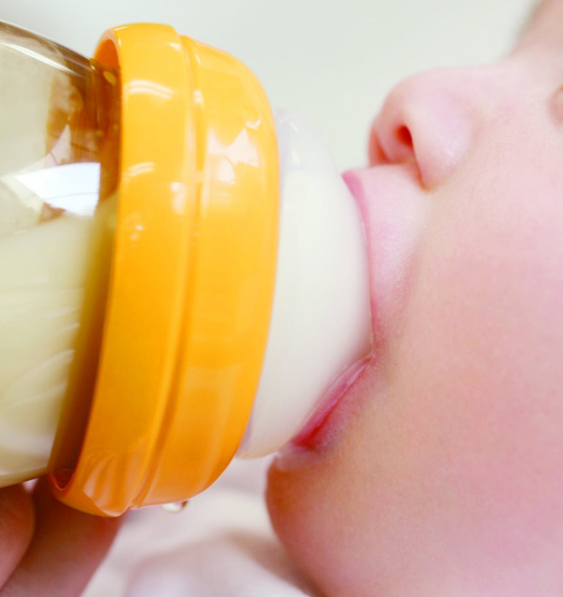 Pigeon Breast Milk Authentic Feeling Nipple (Silicone Rubber) 1 Month and Up Small Size Round Hole 2 Pieces