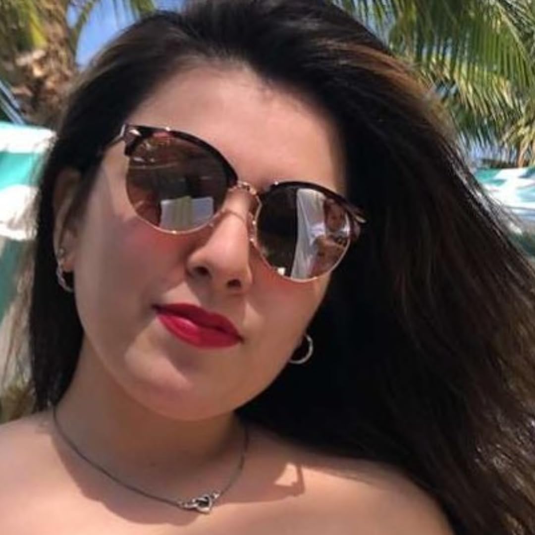 By The Clique Premium Long Lasting Matte Liquid Lipstick | Magenta | It's Magic…