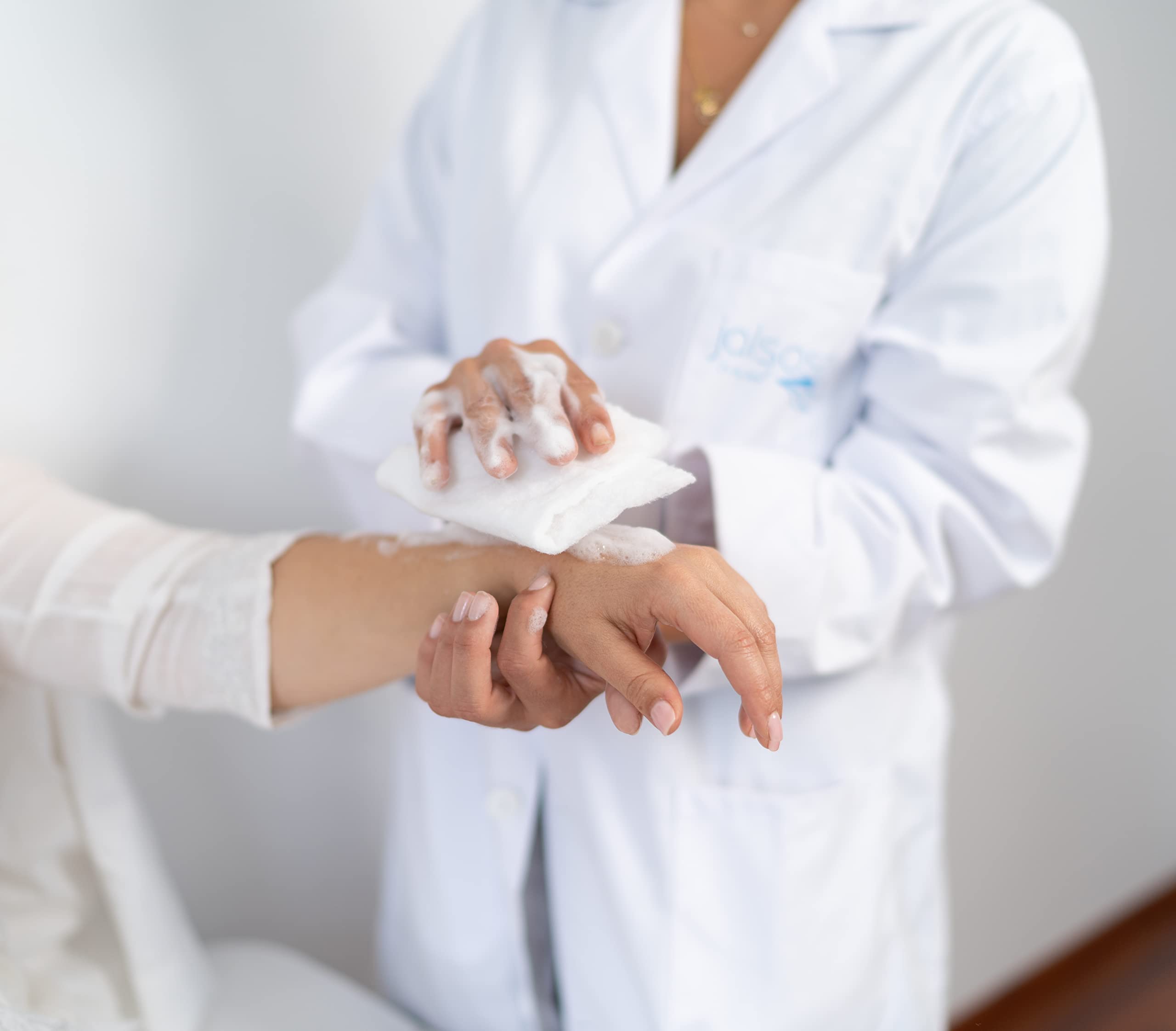 Neosanit Soap Infused Bath Sponge Rinse Free. Shower Wipes for Adults No Rinse. Bath Sponges with Dermatologic and Hypoallergenic Soap.Medical Supplies for Bathing All in One. Single Use-Pack 10 Units