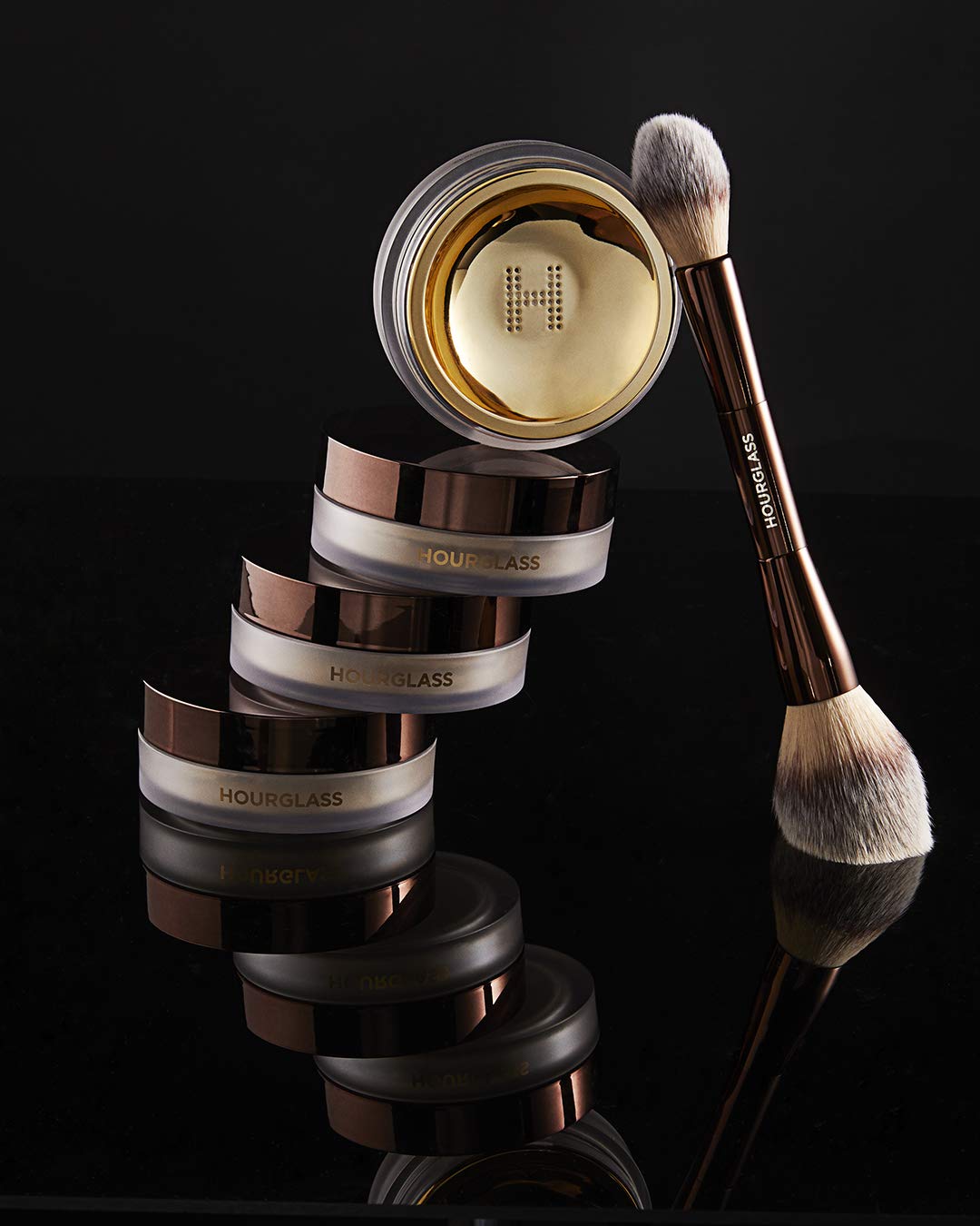 Hourglass Veil Translucent Setting Powder. Invisible Setting Powder for All Skin Types and Skin Tones. Vegan and Cruelty-Free.