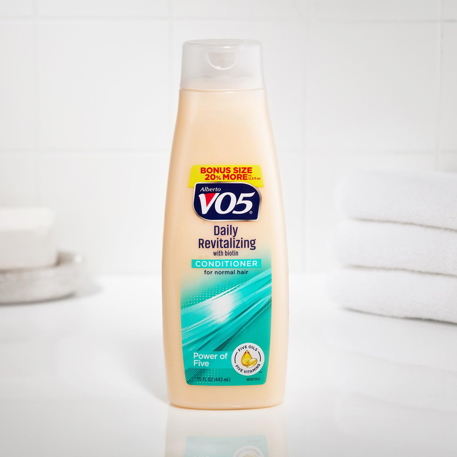 Alberto VO5 Daily Revitalizing Conditioner - Moisturizing Conditioner with Biotin - With 5 Oils and 5 Vitamins for Healthy Hair - 15 oz