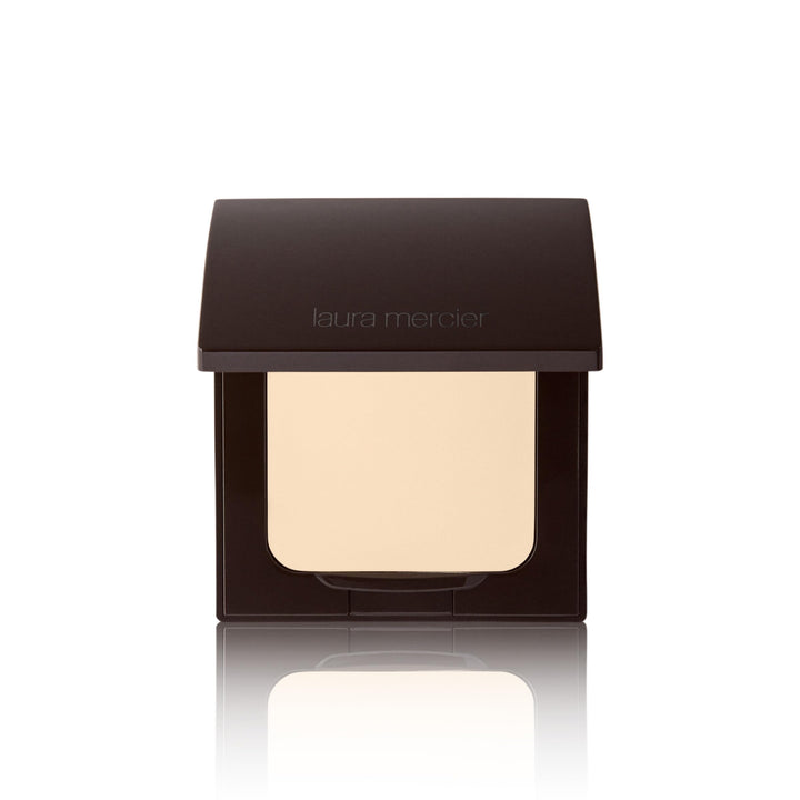Laura Mercier Translucent Pressed Setting Powder, 12HR Shine Control, Sweat and Humidity Resistant, Cake-Free, Matte Finish, Includes Applicator, Translucent
