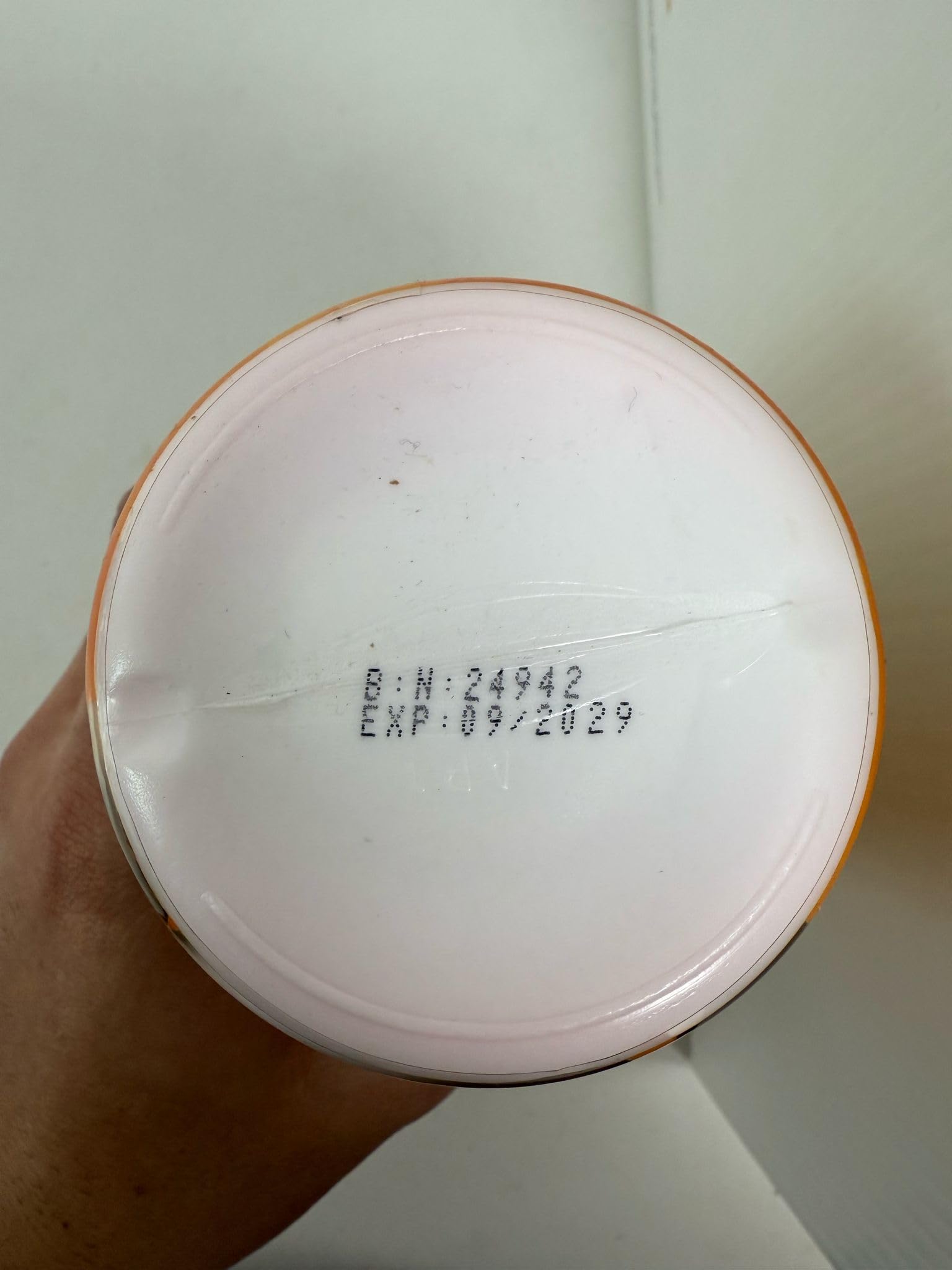 CAROTÏS, Skin Brightening Body Lotion – 17.6 fl oz / 500ml – Helps to Remove Dark Spots, with Shea Butter, Arbutin Complex and Vitamin A