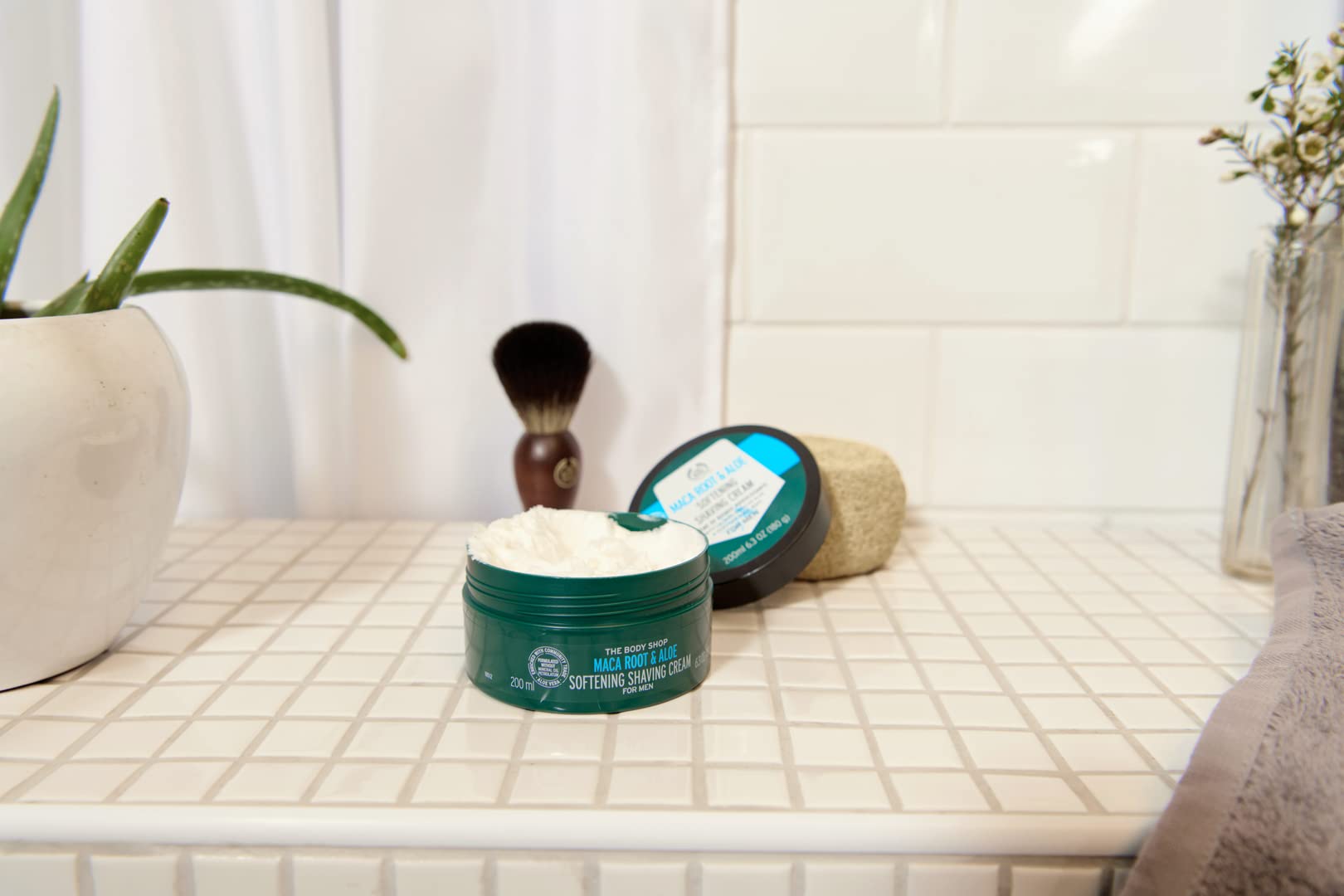 The Body Shop Maca Root & Aloe Softening Shaving Cream for Men - Feel Refreshed And Moisturised