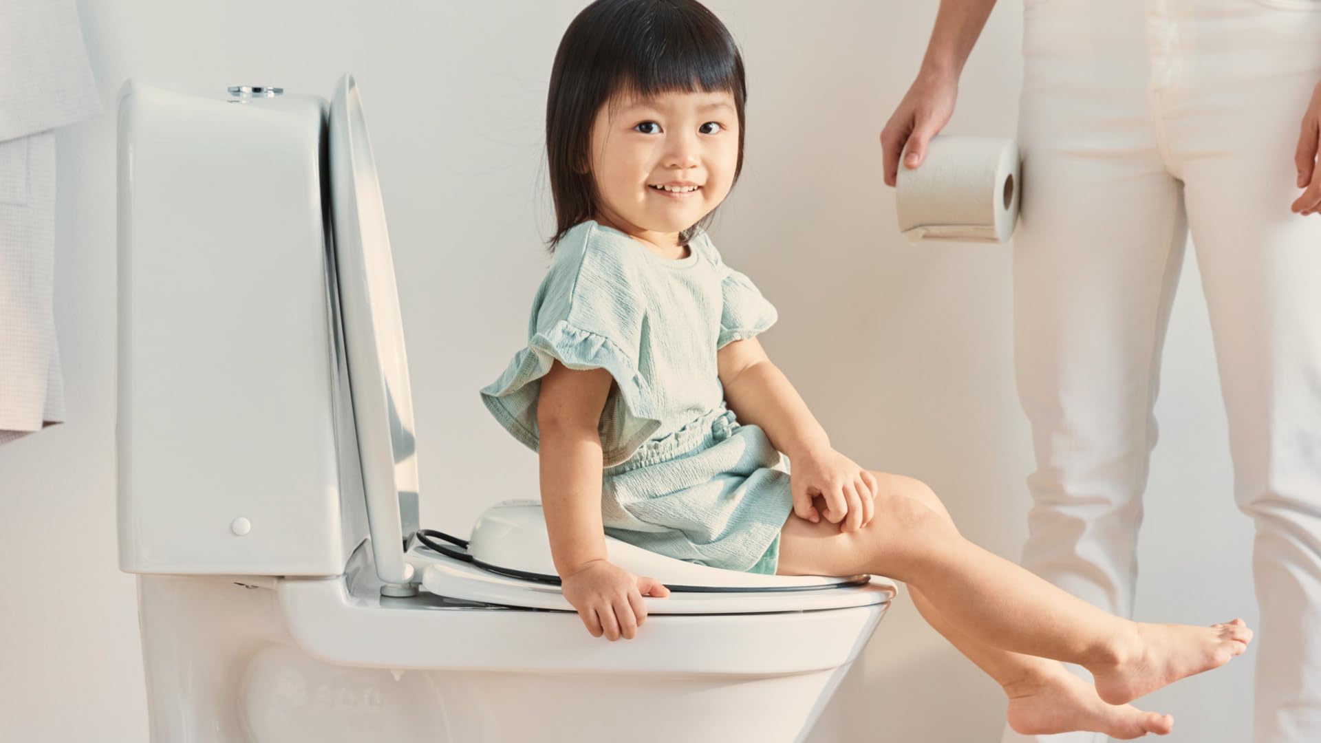 BABYBJORN Toilet Trainer - White/Black, 11.5x14x3.5 Inch (Pack of 1)