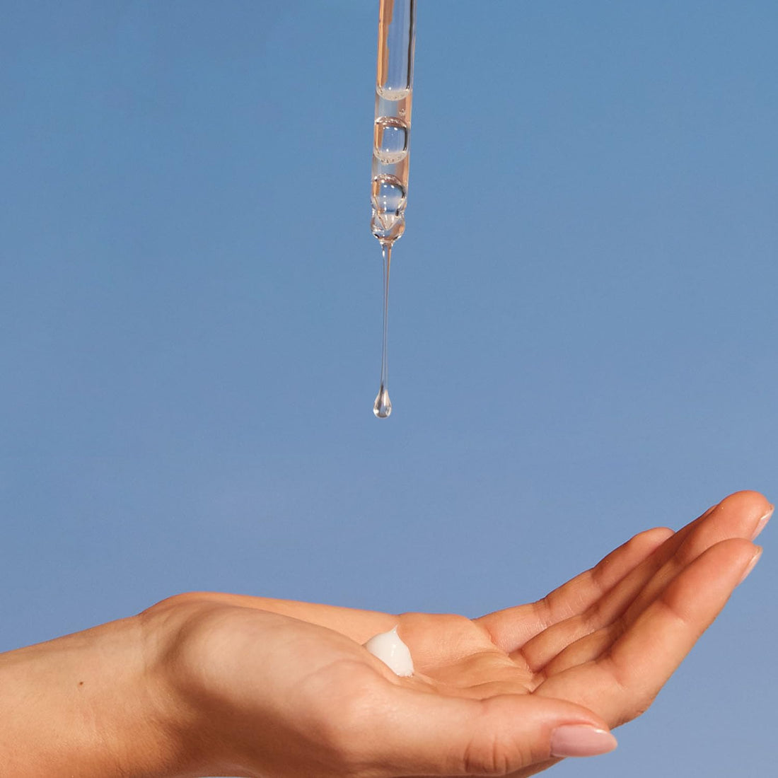 Isle of Paradise Self Tanning Drops, Medium (Golden Glow) - Vegan and Cruelty Free Self-Tan Drops, 1.01 Fl Oz