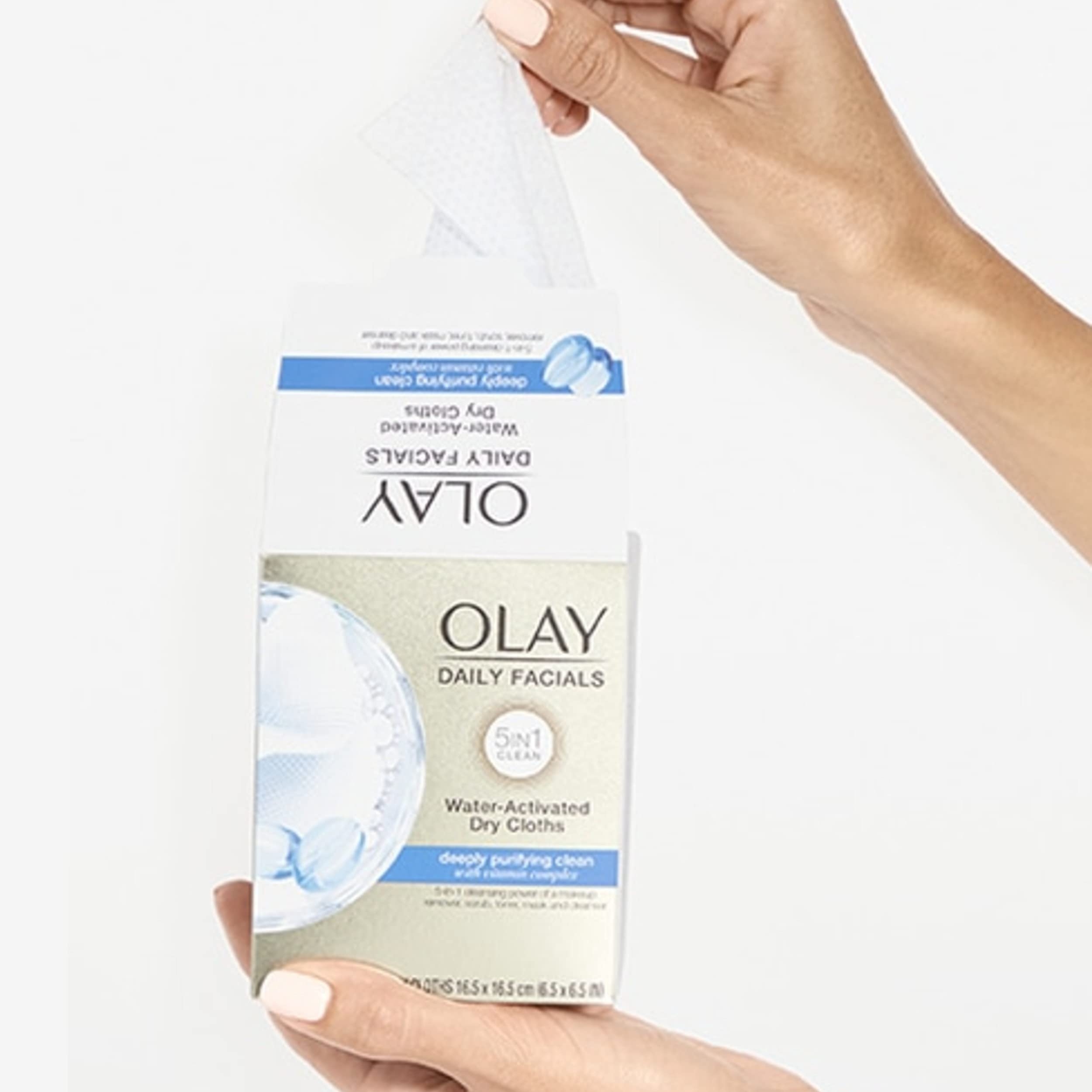 Olay Daily Deeply Clean 4-in-1 Water Activated Cleansing Face Cloths 33ct (Pack of 2)