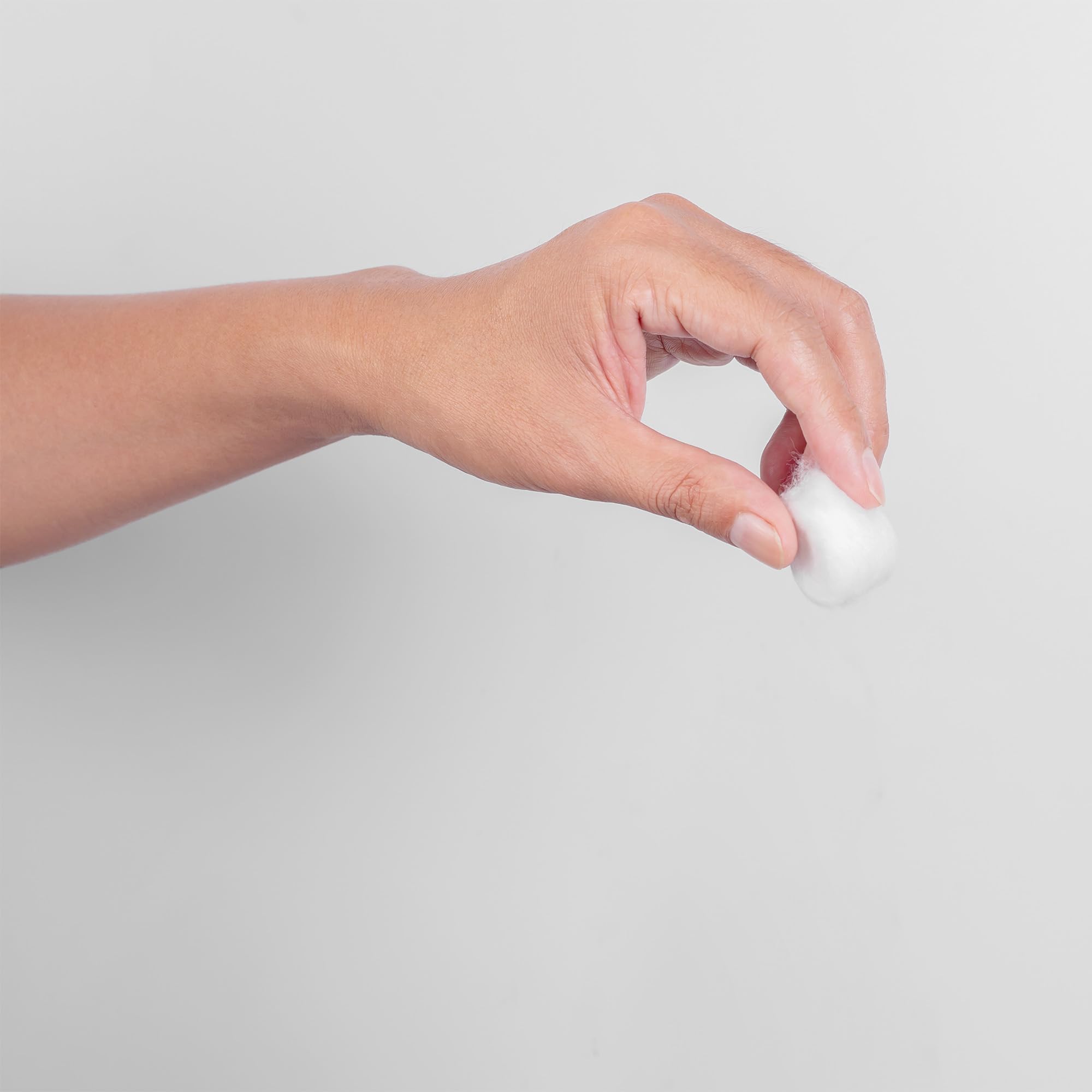 Diane 100% Pure Cotton Balls for Face, Makeup Removal, Nail Polish, Applying Lotion or Powder, First-Aid for Everyday Household Use, 100 Count