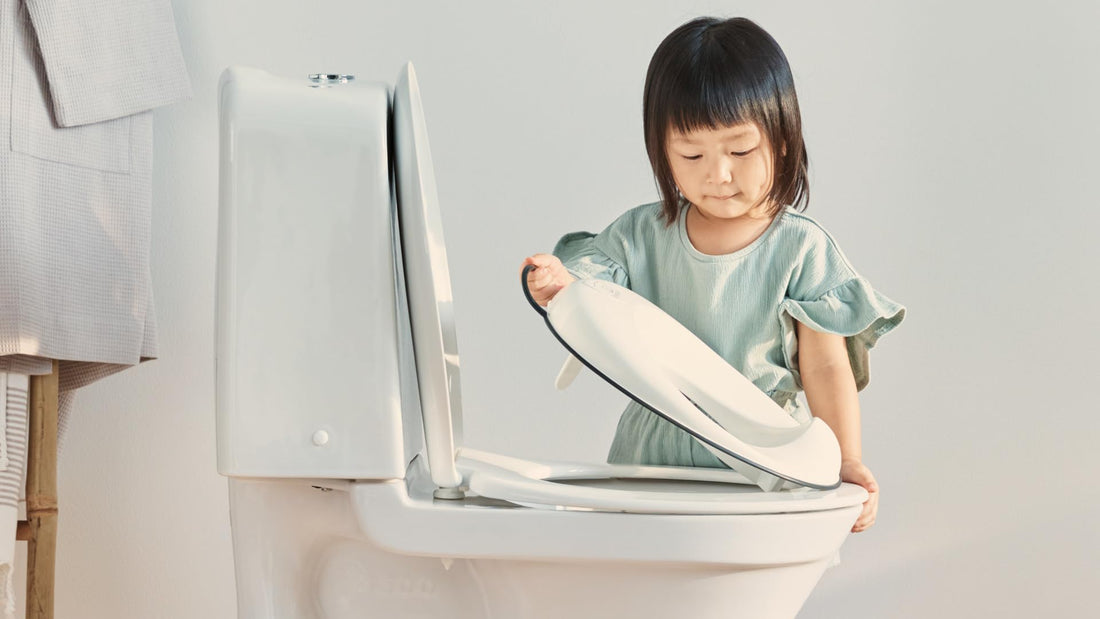 BABYBJORN Toilet Trainer - White/Black, 11.5x14x3.5 Inch (Pack of 1)