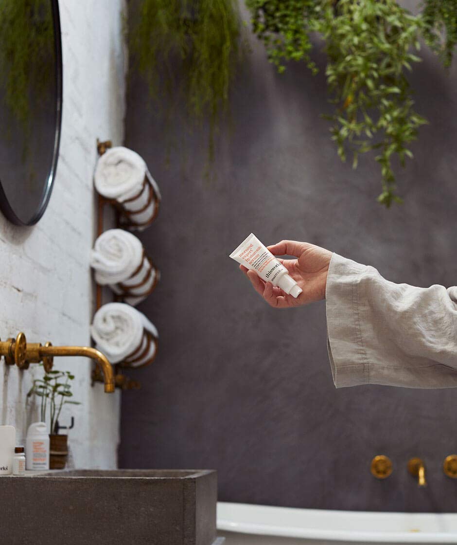 thisworks morning expert hyaluronic serum: Slow-Release Vitamin C to Plump & Brighten Morning Skin, 30ml | 1 fl oz