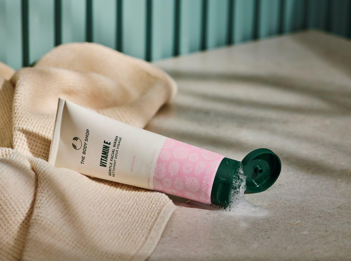 The Body Shop Vitamin E Gentle Facial Wash, 4.2 Fl Oz