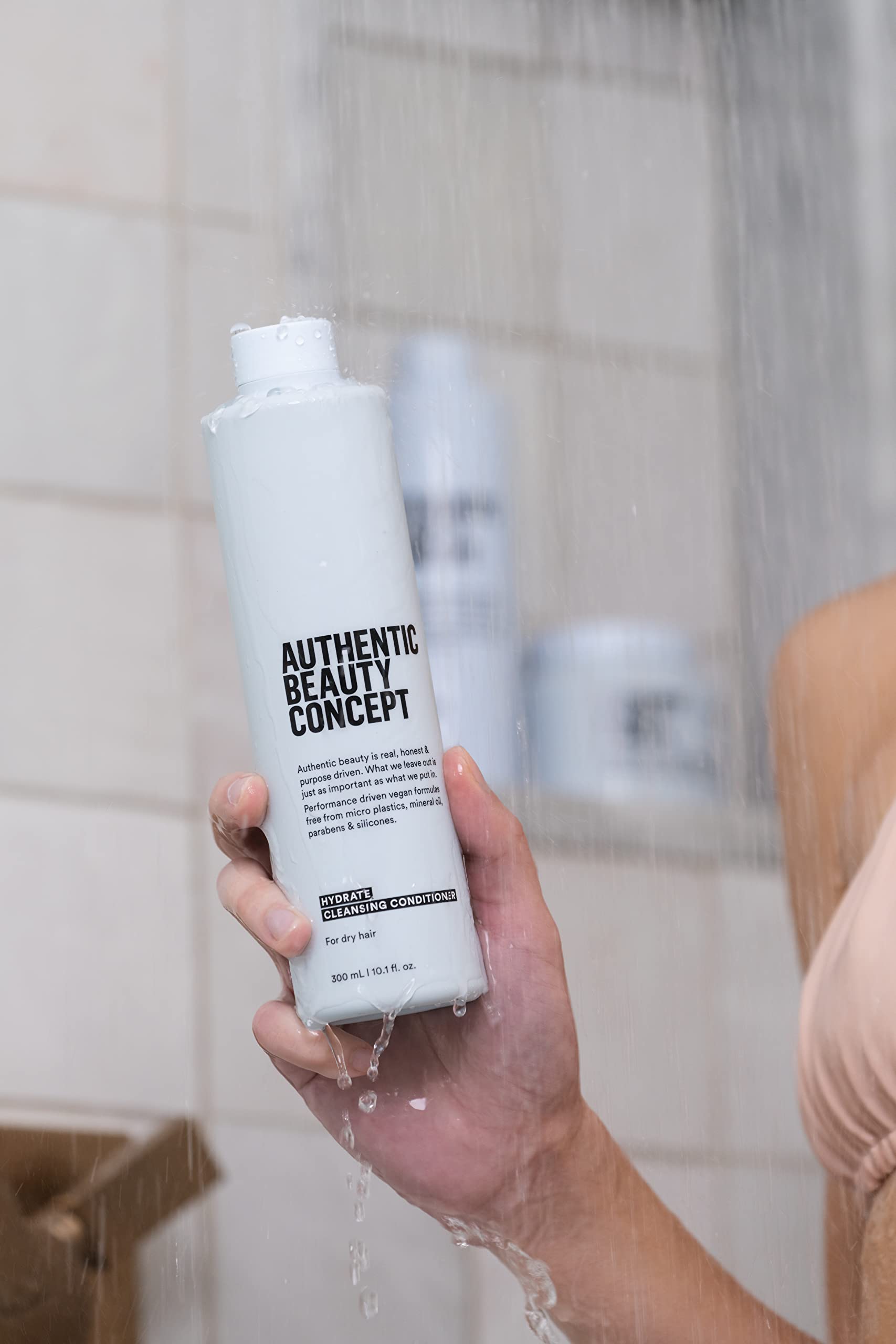 Authentic Beauty Concept Hydrate Cleansing Conditioner | Moisturizing Co-Wash | Increases Combability & Hydration | Normal To Dry or Curly Hair | Vegan & Cruelty-free | Silicone-free | 10.1 fl. oz.