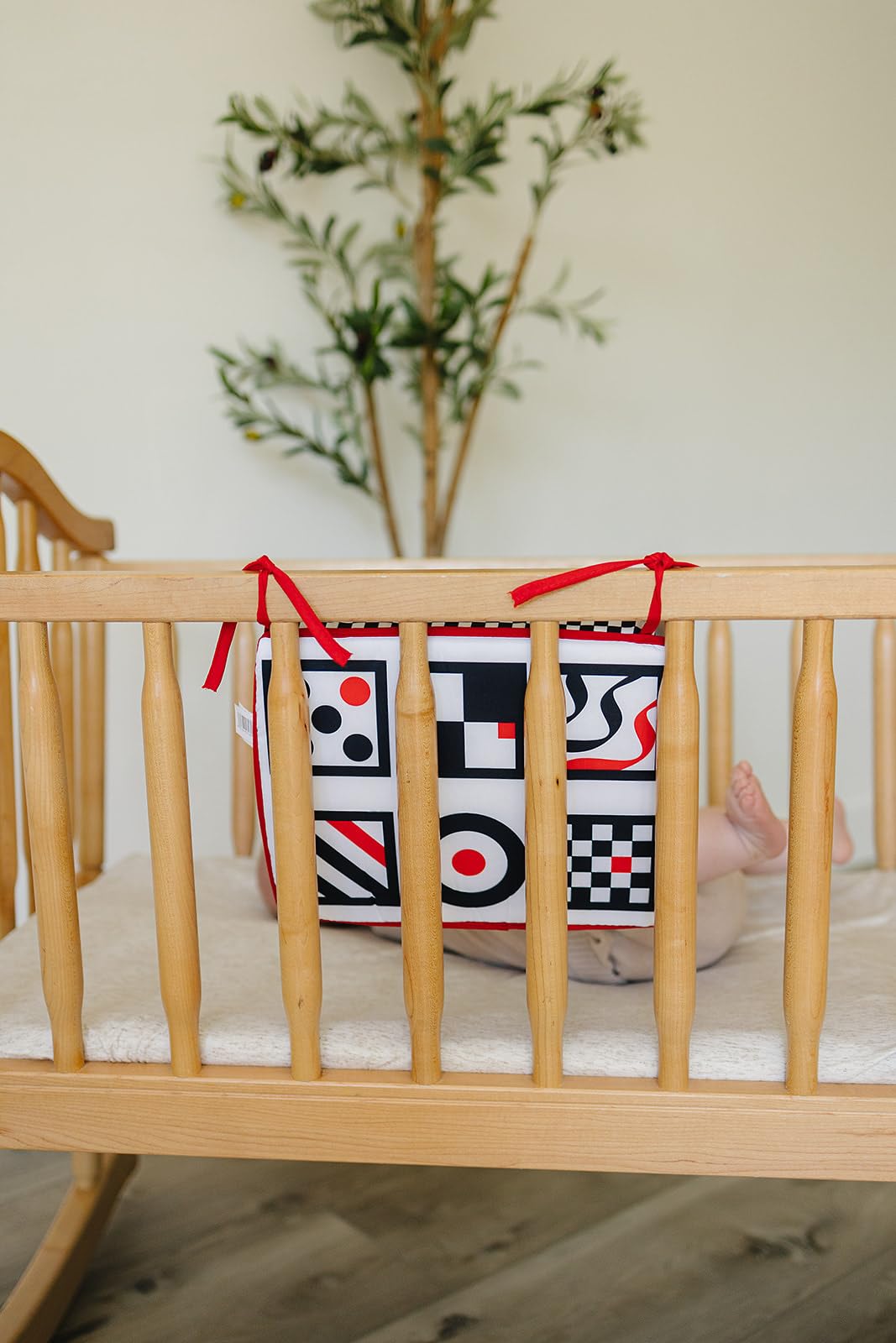 Genius Baby Toys Reversible Crib Mirror With High Contrast Colors - Easy to Attach, Lightweight and Portable - Great for Tummy Time