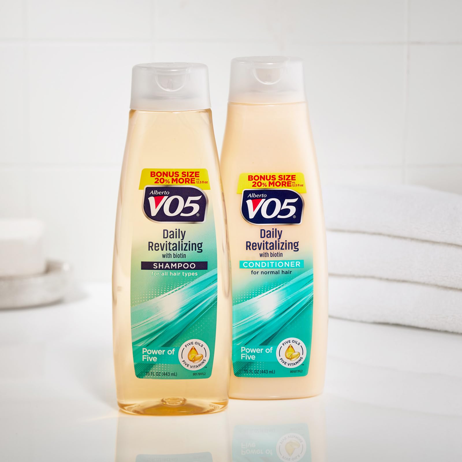 Alberto VO5 Daily Revitalizing Conditioner - Moisturizing Conditioner with Biotin - With 5 Oils and 5 Vitamins for Healthy Hair - 15 oz