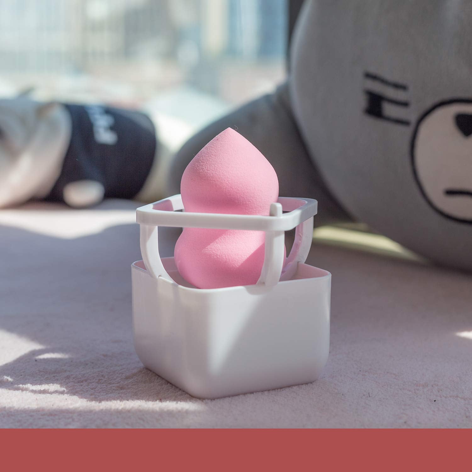 Makeup Sponge Blender Holder Travel Carrying Case Sponge Drying Rack Stand Holder Egg Powder Puff Drying Shelf Cute(NO SPONGE INCLUDED)