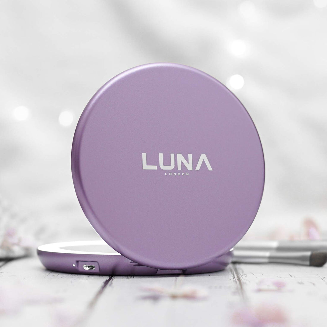 LUNA London Compact 2.0 Travel Mirror in Matte Black | Travel Makeup Mirror with Light | LED Lighted Vanity Mirror with 3 Light Modes | 7X Magnification Folding Portable & Rechargeable | Espejo