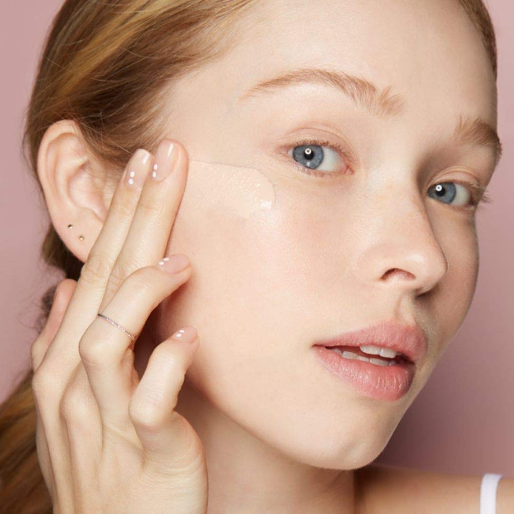 Almay Truly Lasting Color Liquid Makeup, Long Wearing Natural Finish Foundation with Vitamin E and Lemon Extract, Hypoallergenic, Cruelty Free, Fragrance Free, Dermatologist Tested, 260 Sand, 1 oz