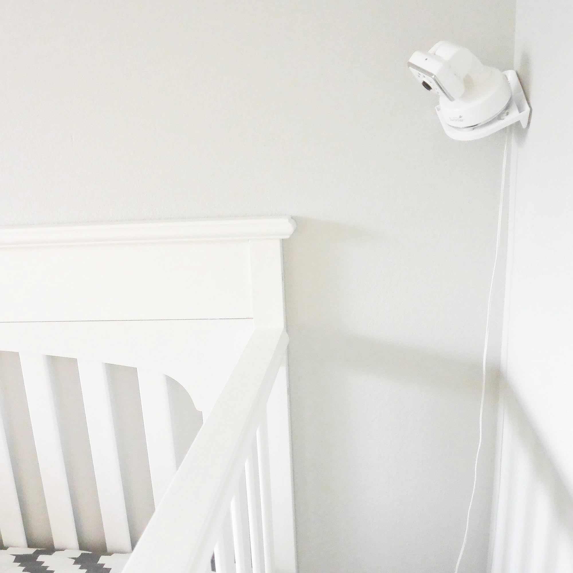 VuSee Corner Baby Monitor Mount - Safely Hold Baby Monitors or Indoor Camera Shelf - Compatible with Most Baby Brands - Corner Wall Mount with Easy Installation - 1 Pack