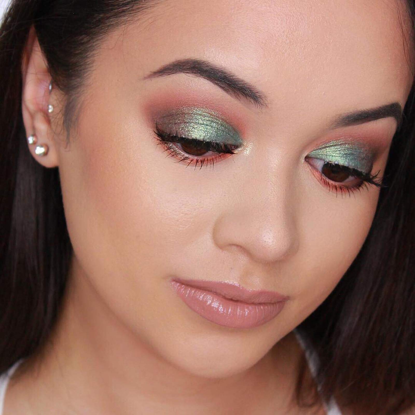 Klara Cosmetics 24 Shades Eyeshadow Palette festive luxury matte shimmer vibrant cool bold full color pigment long lasting collection, Bondi