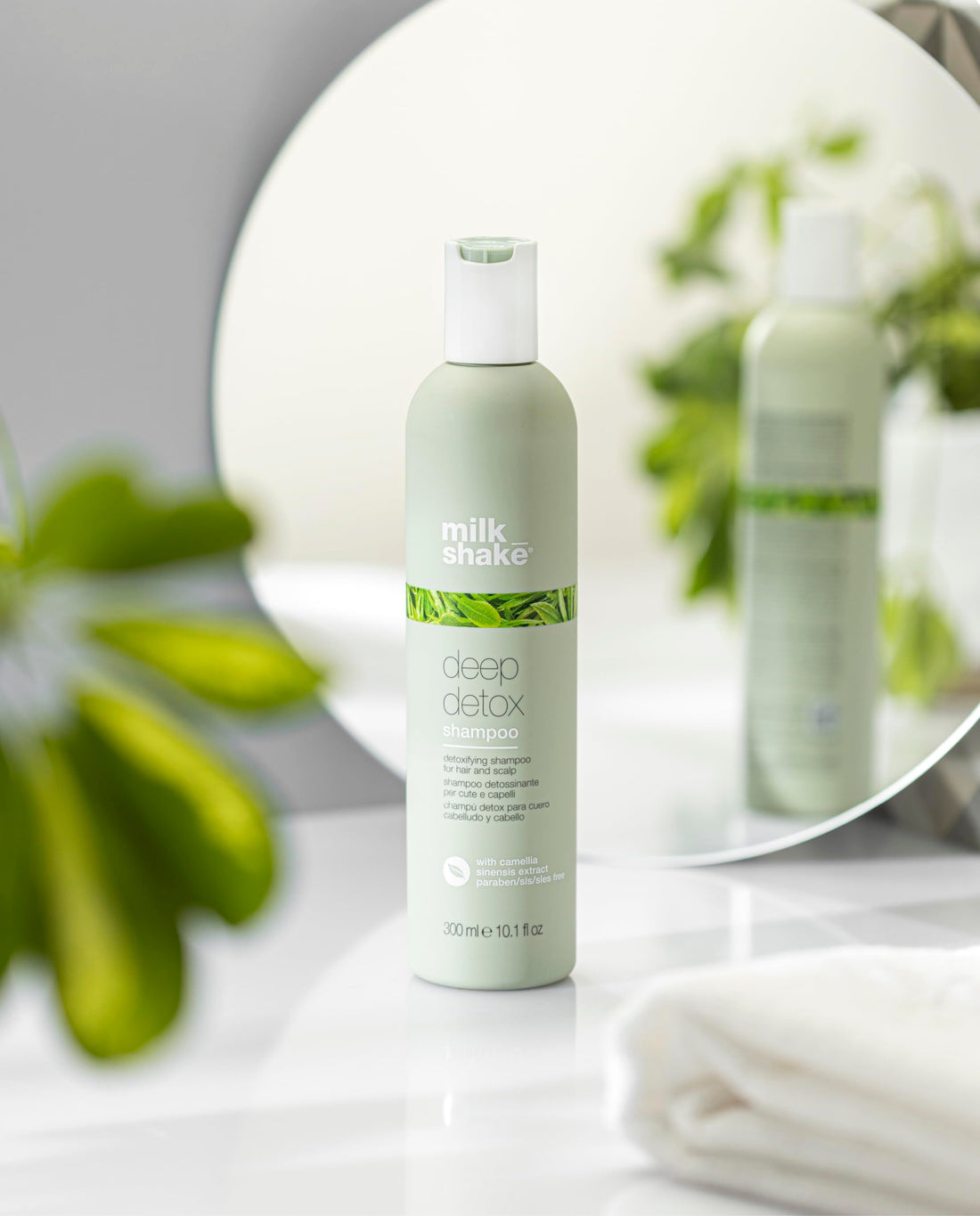milk_shake Deep Detox Shampoo -Nourishing Green Tea Extract with Signature Milk Proteins (10.1 Fl Oz / 300 ml)