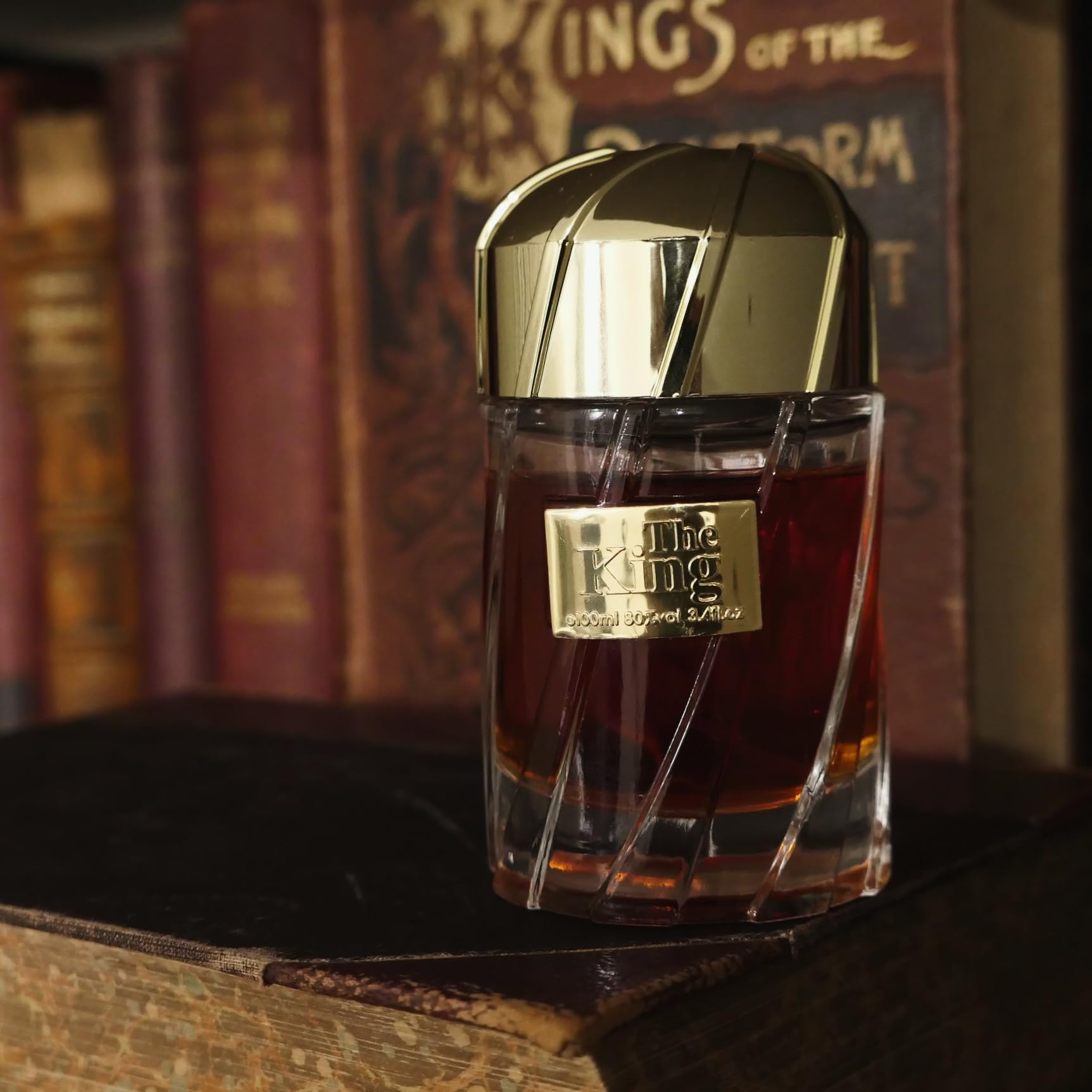 Maison d'Orient THE KING for Men an Aromatic Cologne with Bergamot, Black Currant, Pepper, Cinnamon, Clove, Amber, Musk, Patchouli, Sandalwood and Vanilla 3.4 Oz